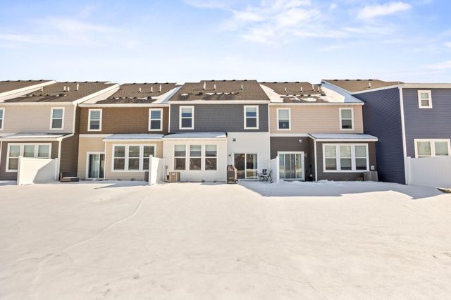 7167 Walnut Grove Way N, Maple Grove, MN 55311