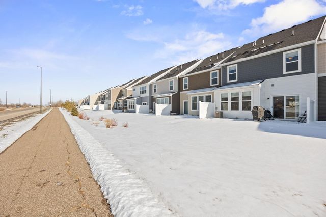 7167 Walnut Grove Way N, Maple Grove, MN 55311