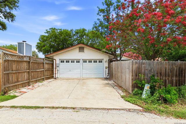 117 De Vaca, Universal City, TX 78148