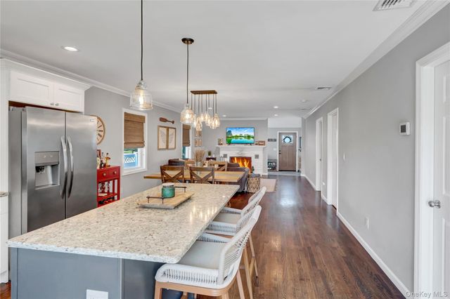 239 S 2nd Street, Lindenhurst, NY 11757
