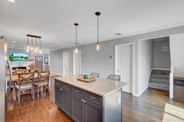 239 S 2nd Street, Lindenhurst, NY 11757