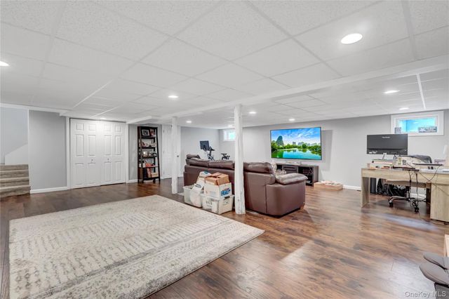 239 S 2nd Street, Lindenhurst, NY 11757