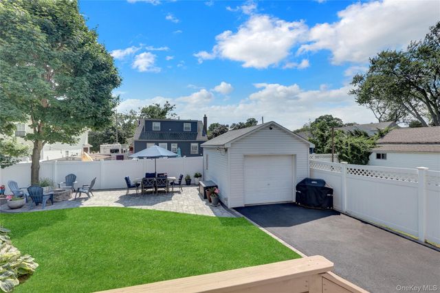 239 S 2nd Street, Lindenhurst, NY 11757
