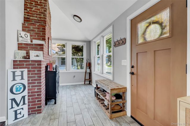 239 S 2nd Street, Lindenhurst, NY 11757