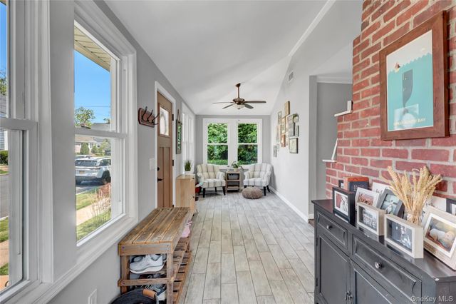 239 S 2nd Street, Lindenhurst, NY 11757