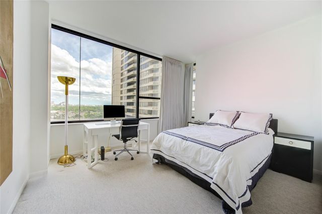 14 Greenway Plaza 19P, Houston, TX 77046