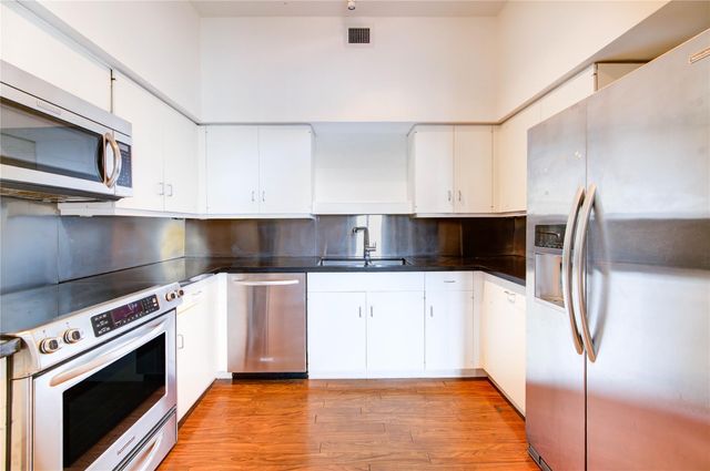 14 Greenway Plaza 19P, Houston, TX 77046