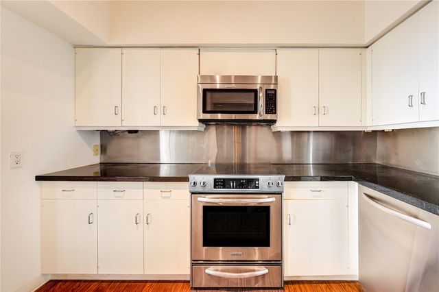 14 Greenway Plaza 19P, Houston, TX 77046