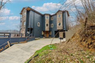 868 Cliff Branch Road, Gatlinburg, TN 37738