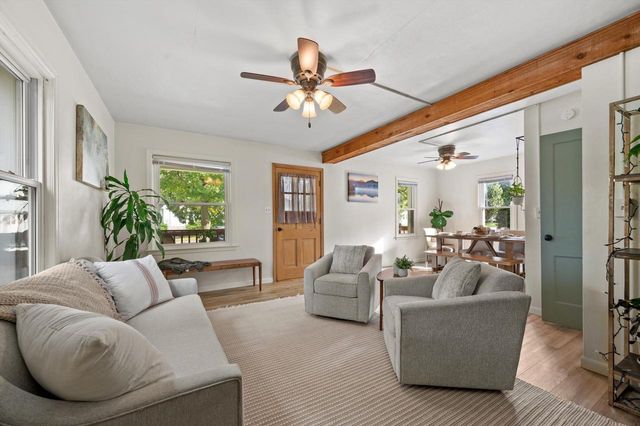 153 W Roberta AVENUE, Waukesha, WI 53186