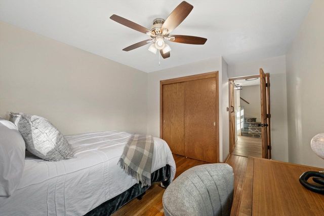 153 W Roberta AVENUE, Waukesha, WI 53186