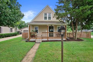 153 W Roberta AVENUE, Waukesha, WI 53186
