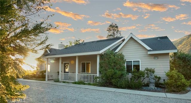 38736 Oak Glen Road, Oak Glen, CA 92399