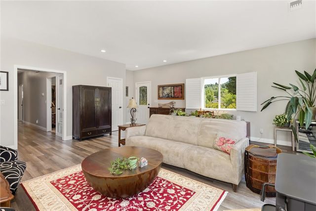 38736 Oak Glen Road, Oak Glen, CA 92399