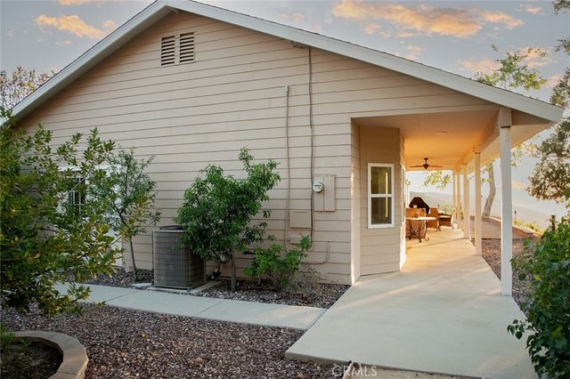 38736 Oak Glen Road, Oak Glen, CA 92399