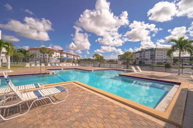 4770 NW 21st St 208, Lauderhill, FL 33313