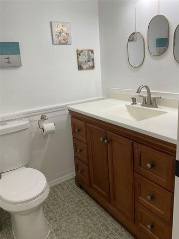 4770 NW 21st St 208, Lauderhill, FL 33313