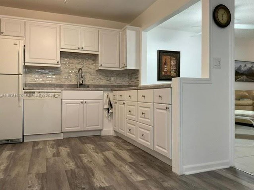 4770 NW 21st St 208, Lauderhill, FL 33313