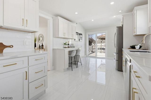 811 Rue Ave, Point Pleasant Boro, NJ 08742