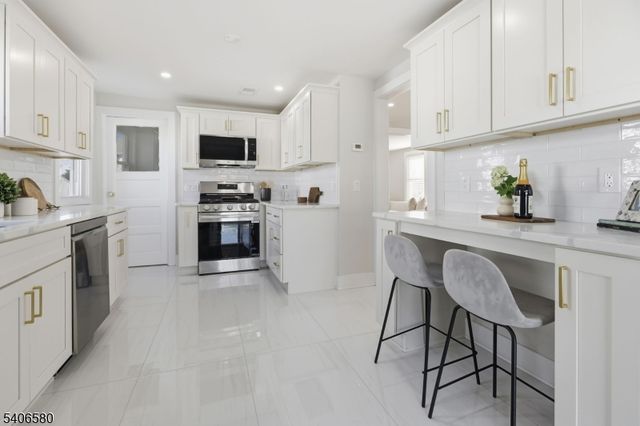 811 Rue Ave, Point Pleasant Boro, NJ 08742