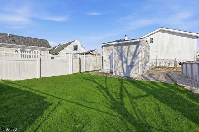 811 Rue Ave, Point Pleasant Boro, NJ 08742