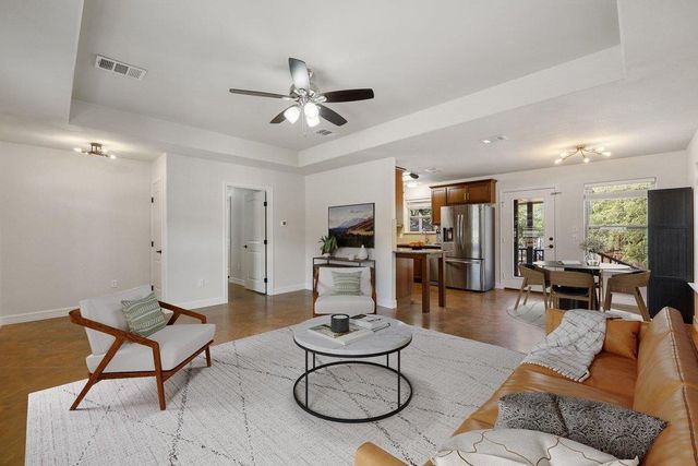 604 Whispering Hollow CIR, Point Venture, TX 78645