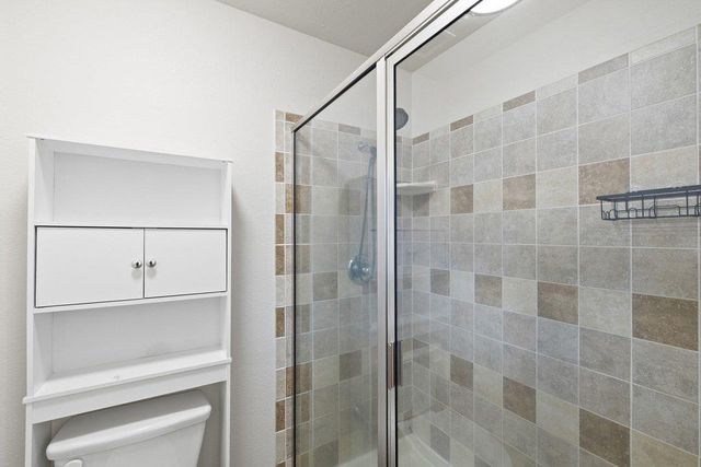 604 Whispering Hollow CIR, Point Venture, TX 78645