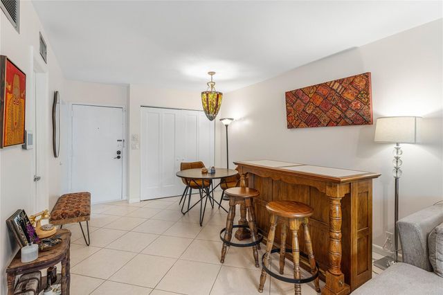 3111 Oakland Shores Drive F208, Oakland Park, FL 33309