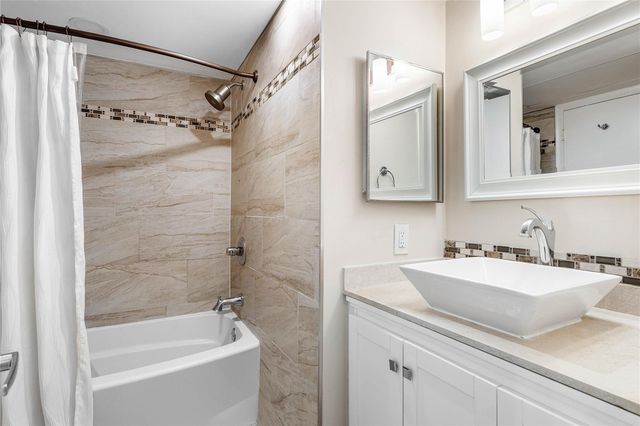 3111 Oakland Shores Drive F208, Oakland Park, FL 33309