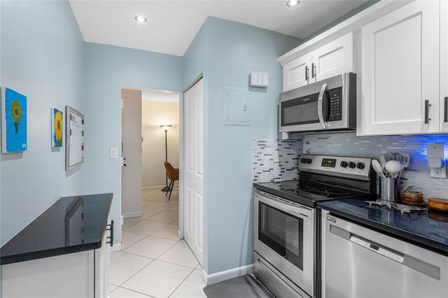 3111 Oakland Shores Drive F208, Oakland Park, FL 33309