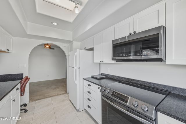 7501 E HAPPY HOLLOW Drive 12, Carefree, AZ 85377