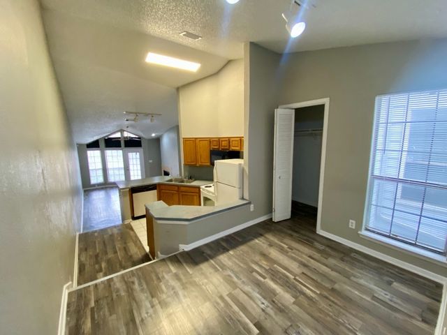 9823 Summerwood Circle 2002, Dallas, TX 75243