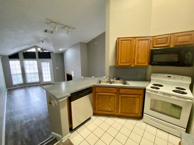 9823 Summerwood Circle 2002, Dallas, TX 75243