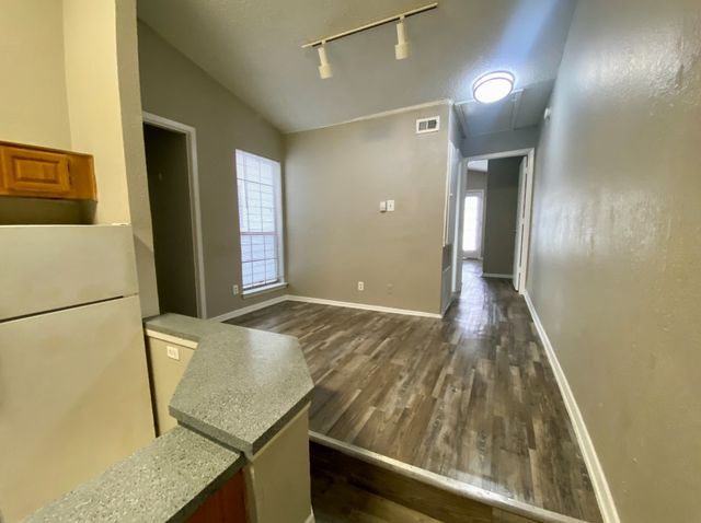 9823 Summerwood Circle 2002, Dallas, TX 75243