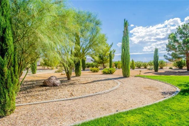 22241 Nisqually 74, Apple Valley, CA 92308