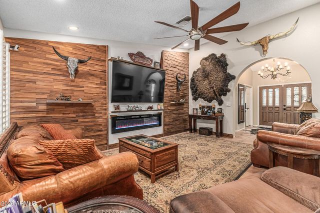 1426 N SPIRE Court, Chandler, AZ 85224