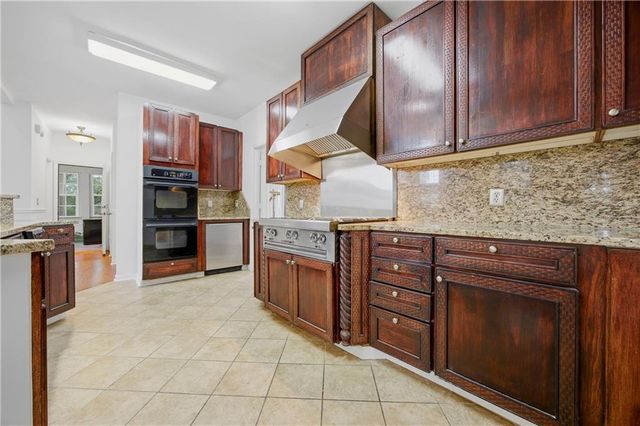 2115 Wildwood Lake Drive, Suwanee, GA 30024
