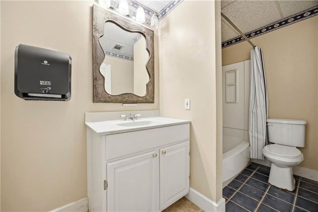 2115 Wildwood Lake Drive, Suwanee, GA 30024
