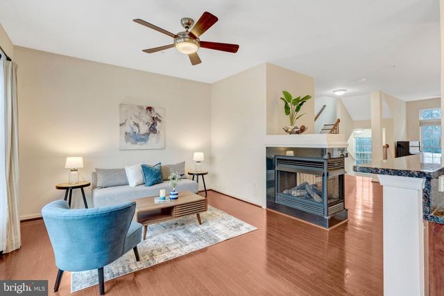 4479-B BEACON GROVE CIR, Fairfax, VA 22033