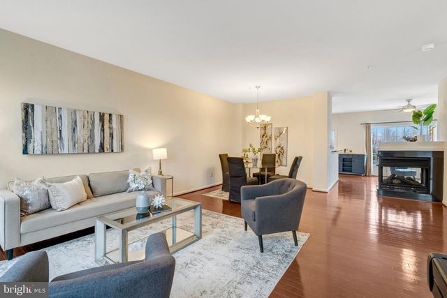 4479-B BEACON GROVE CIR, Fairfax, VA 22033