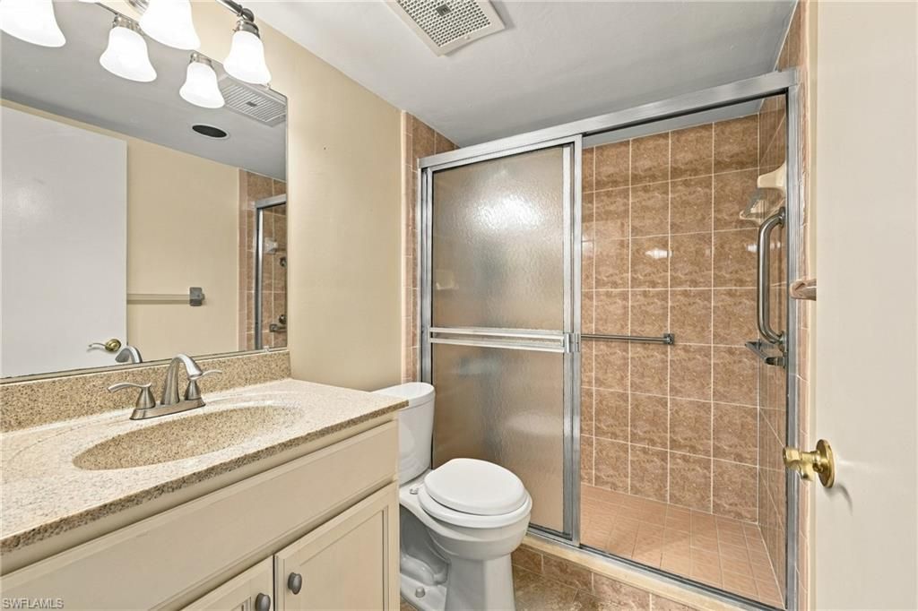 Image 13 of property listing at 4647 17th PL 202, Cape Coral, FL 33904