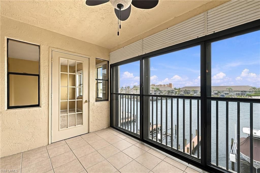 Image 15 of property listing at 4647 17th PL 202, Cape Coral, FL 33904