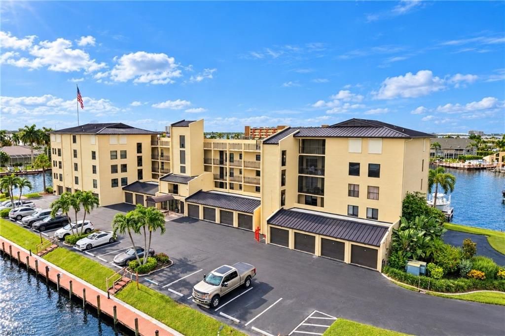 Image 2 of property listing at 4647 17th PL 202, Cape Coral, FL 33904