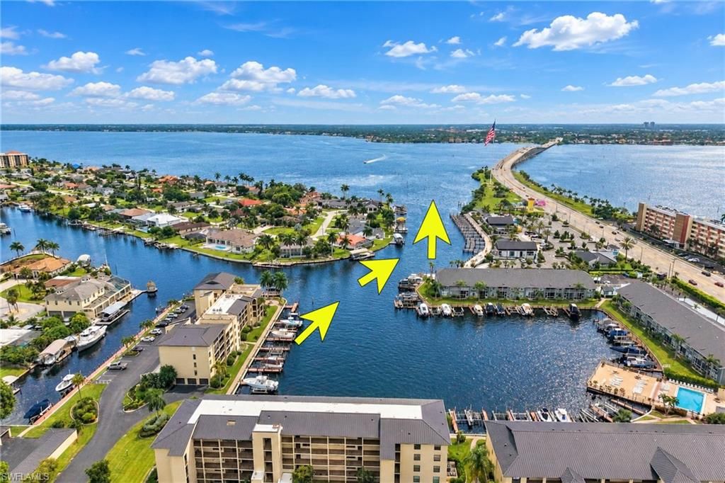 Image 20 of property listing at 4647 17th PL 202, Cape Coral, FL 33904