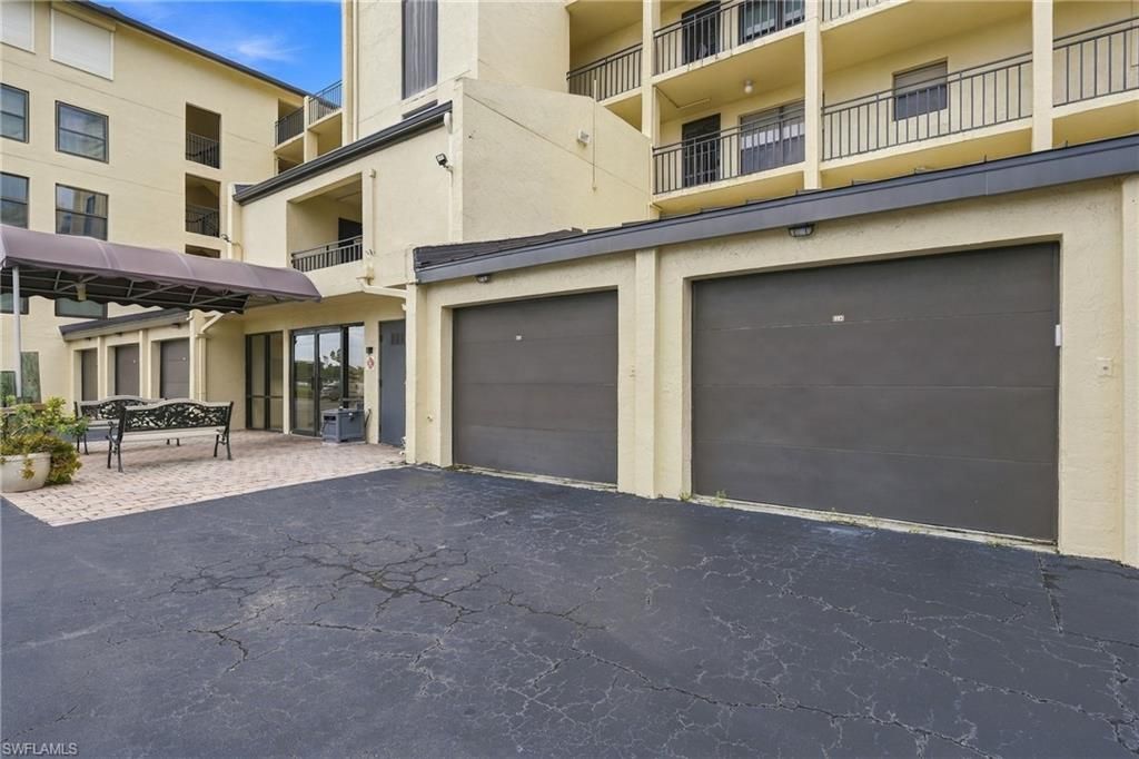 Image 22 of property listing at 4647 17th PL 202, Cape Coral, FL 33904