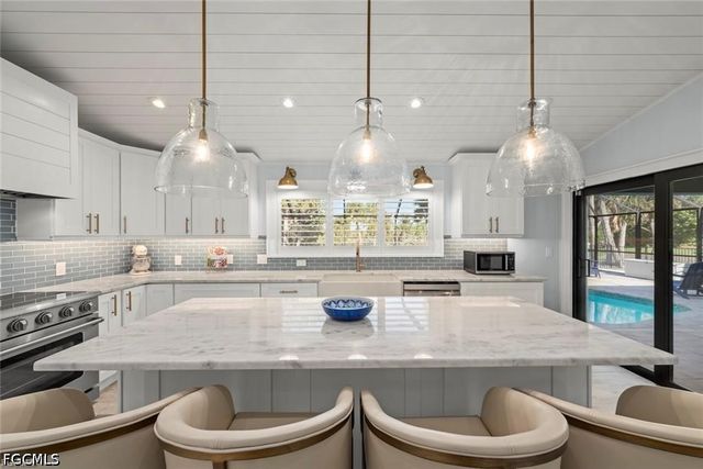 4775 Rue Helene, Sanibel, FL 33957