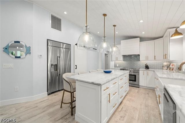 4775 Rue Helene, Sanibel, FL 33957