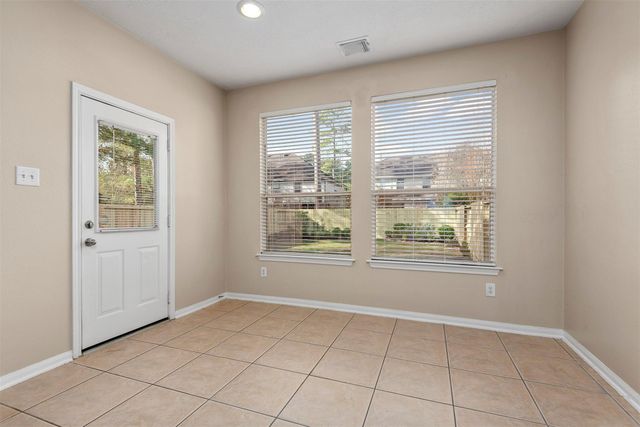 19 E Twinvale Loop, The Woodlands, TX 77384