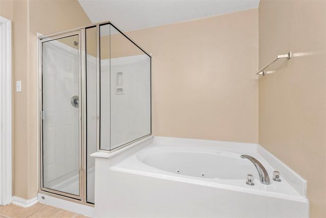 19 E Twinvale Loop, The Woodlands, TX 77384