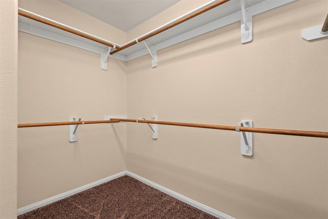 19 E Twinvale Loop, The Woodlands, TX 77384